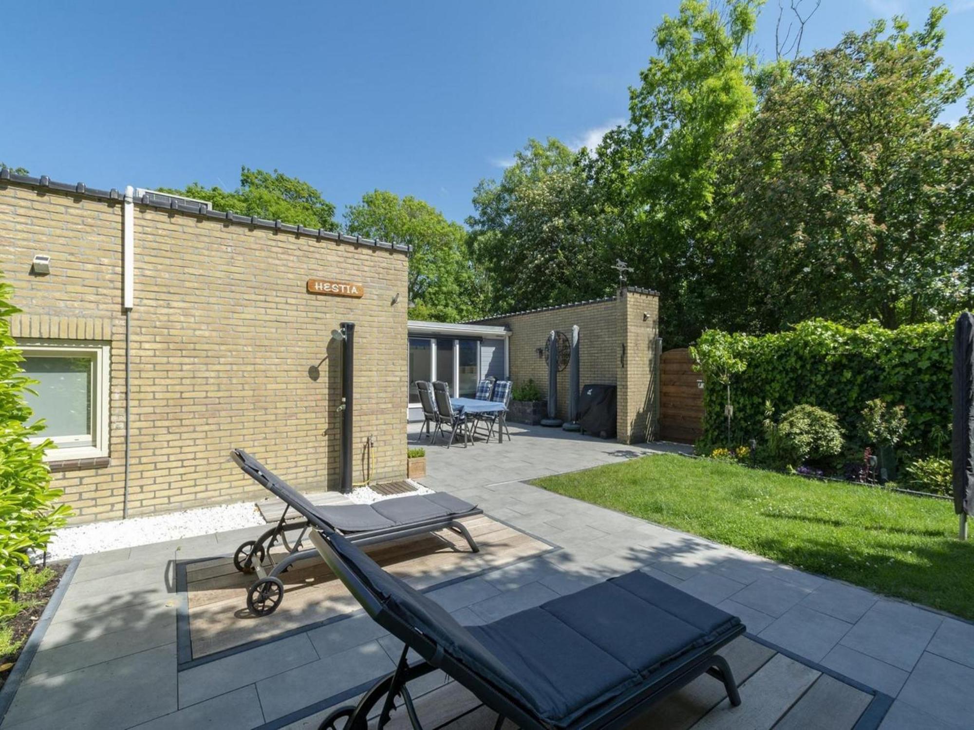 Stylish Bungalow With A Large Garden Sint Maartensvlotbrug Exterior foto